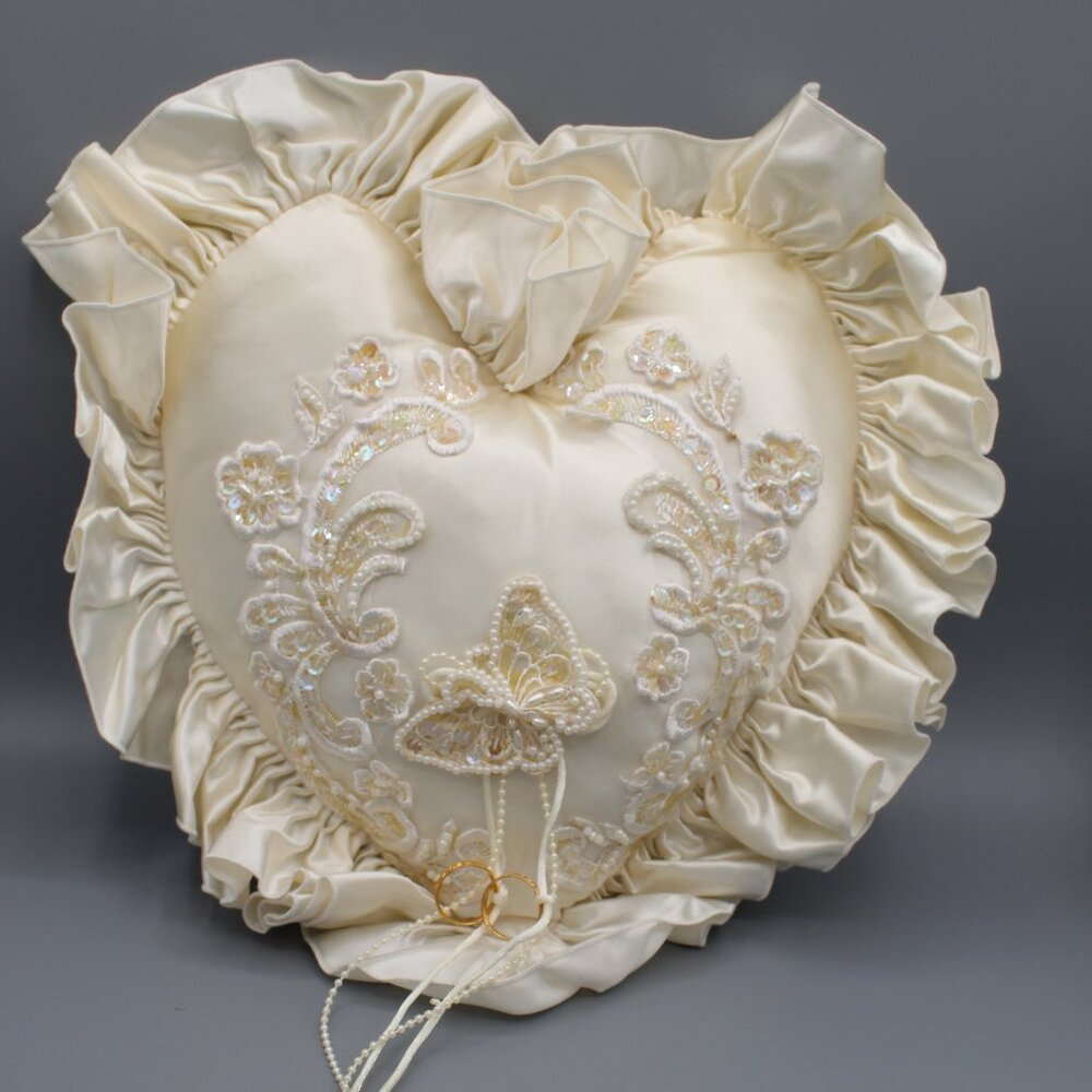 Rings Bearer Pillow Wedding Bride Groom Ivory Heart GORGEOUS!
